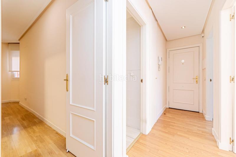 Foto 1f6fb37f-3ed2-44dd-8e06-41323d9f2fbe. Pis amb calefacció aparcament a Almendrales Madrid