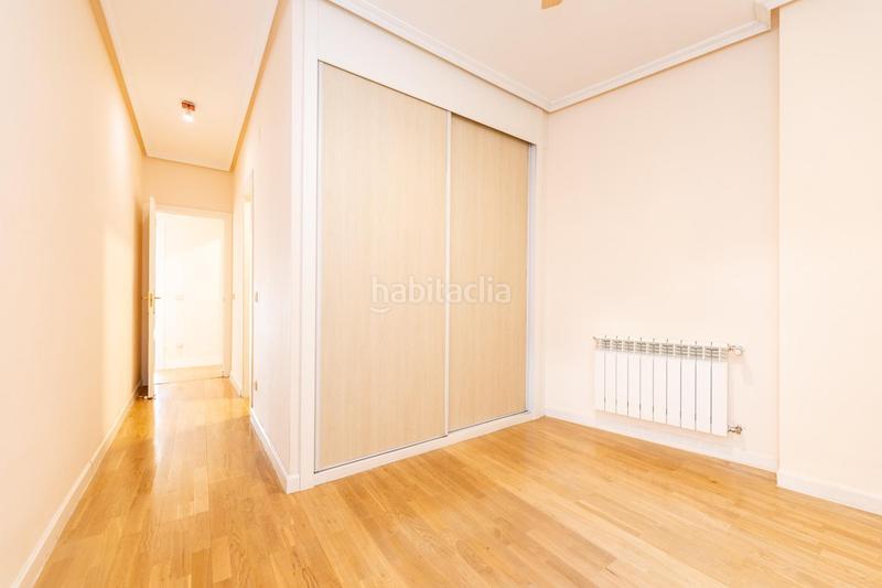 Foto 260e82b7-f63b-42cf-9f30-5e8c8e797120. Pis amb calefacció aparcament a Almendrales Madrid