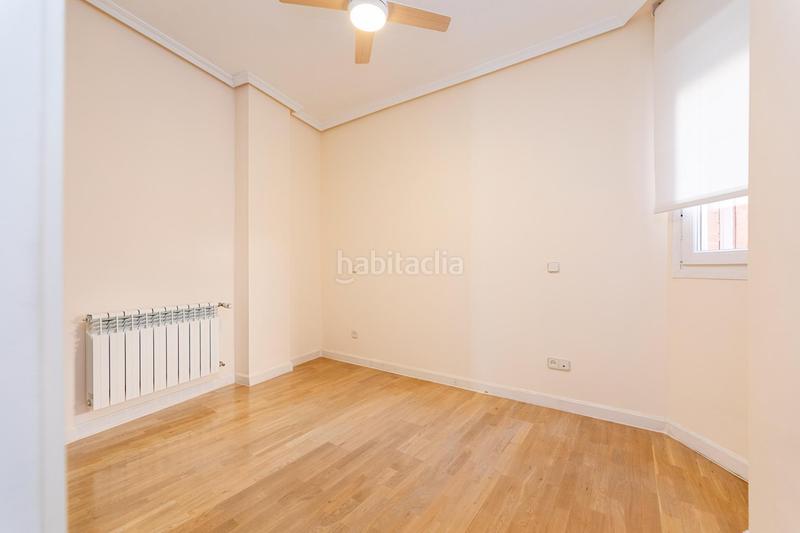 Foto 27aa99d9-0cec-47a1-803e-625b031e677f. Pis amb calefacció aparcament a Almendrales Madrid