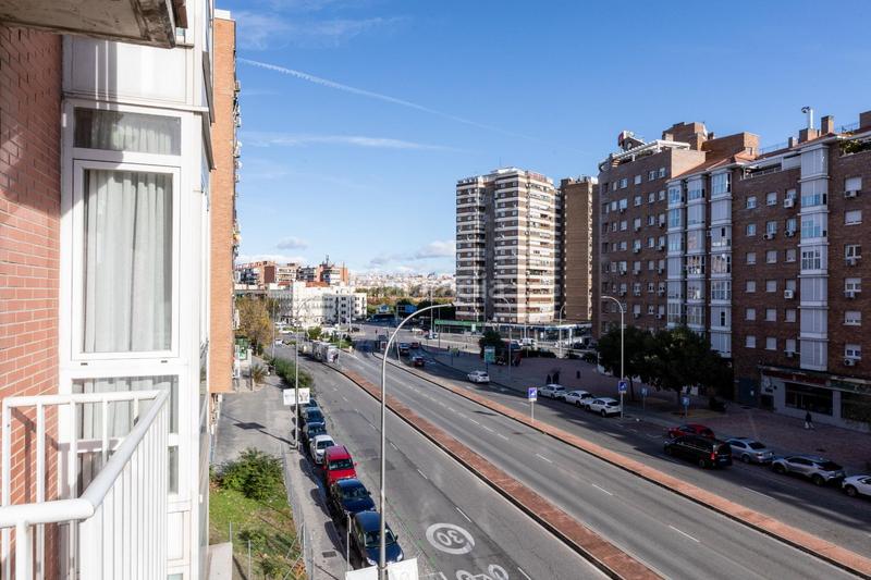 Foto 5ac9bd27-cd90-4ca6-9fa2-b24f64beb770. Pis amb calefacció aparcament a Almendrales Madrid