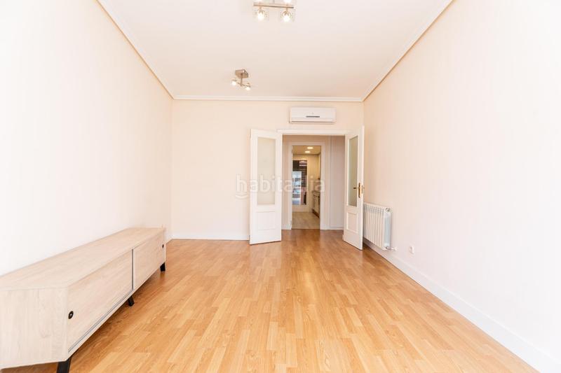 Foto 5e33832c-b9fc-40ed-a666-fcbf559eac98. Pis amb calefacció aparcament a Almendrales Madrid