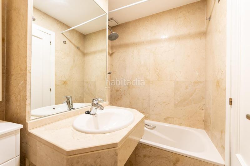 Foto 73a17234-ce4a-422a-b656-b2e36bef5178. Pis amb calefacció aparcament a Almendrales Madrid