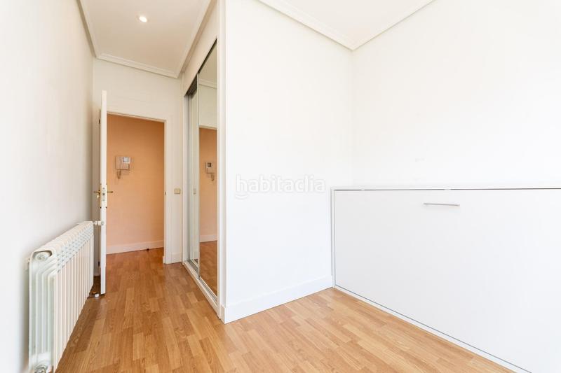 Foto aa7c51fe-3055-4d0e-b872-d06ce6c8923b. Pis amb calefacció aparcament a Almendrales Madrid