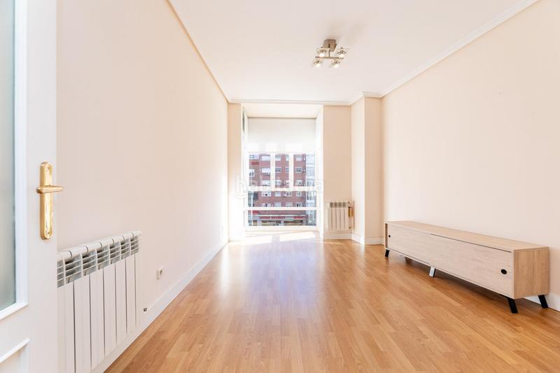 Foto b02fb7b4-2403-4660-b103-6f0057592101. Pis amb calefacció aparcament a Almendrales Madrid