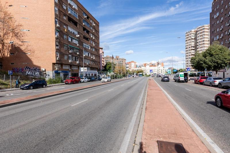 Foto edf22f4c-488f-4281-9c14-fc9bec5dcba6. Pis amb calefacció aparcament a Almendrales Madrid