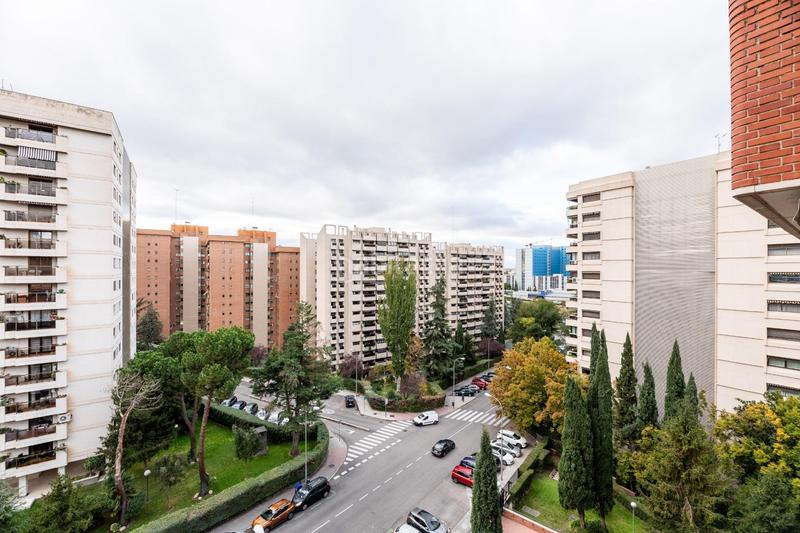 Foto 99347ced-5dd2-4afd-9ab8-995fbaa19cd5. Appartement avec chauffage parking piscine dans La Paz Madrid