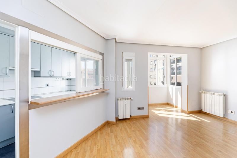 Foto 0dc86fe8-86a4-4cf6-8b34-e4bf3a19f974. Rent apartment with heating in Castellana Madrid