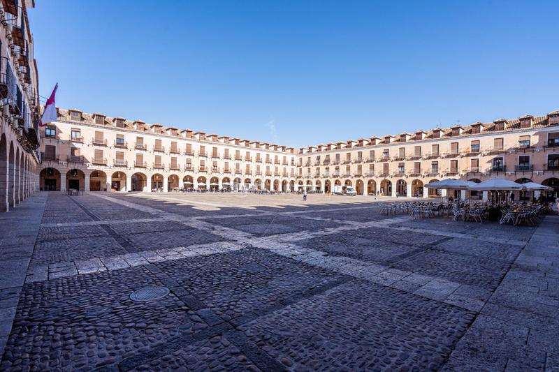 Foto 2d10dc12-bb20-45df-b41a-360c16fd82dc. Planta baixa amb calefacció aparcament piscina a Ocaña