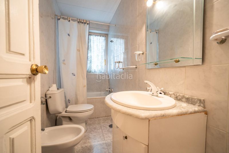 Foto 09974a75-a7a8-4236-b310-75925cf3efd1. Edifici a Guadarrama