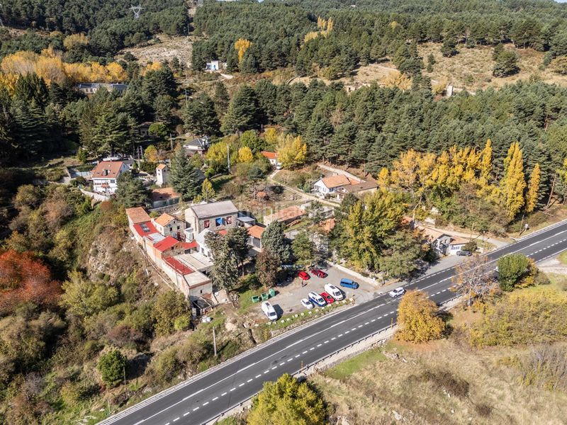 Foto 4175d4b6-e03a-41a5-9576-90f42b293a17. Edifici a Guadarrama