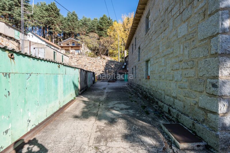 Foto 51d853a0-95ed-4b13-916e-95223fc722a0. Edifici a Guadarrama