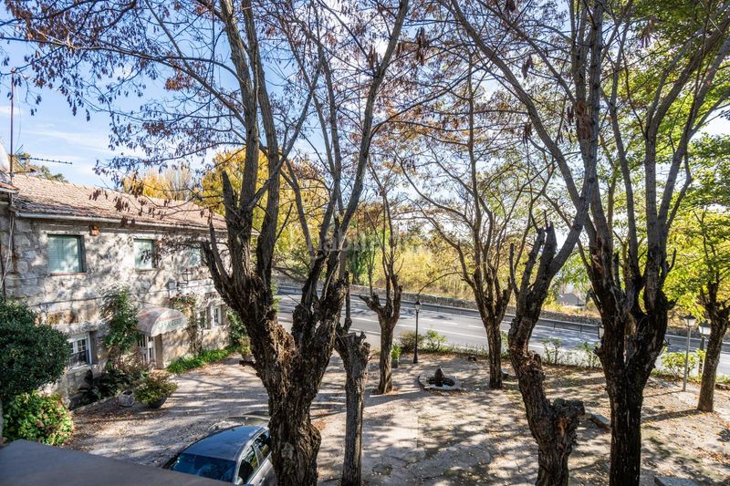 Foto b9e47d86-41ab-48bd-be7b-dbcc9e72dd5f. Edifici a Guadarrama