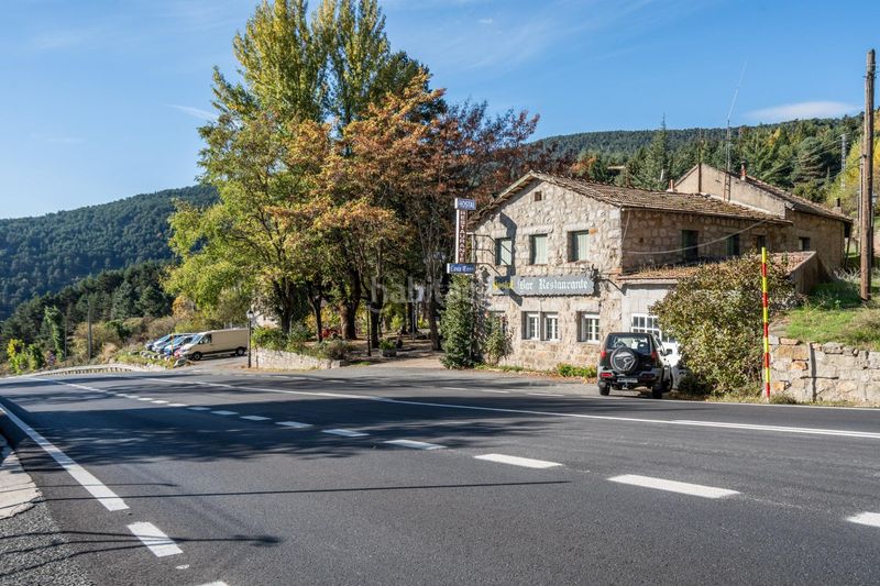 Foto bf48d3ca-96f2-40cf-93b1-75b79cd5c5a0. Edifici a Guadarrama