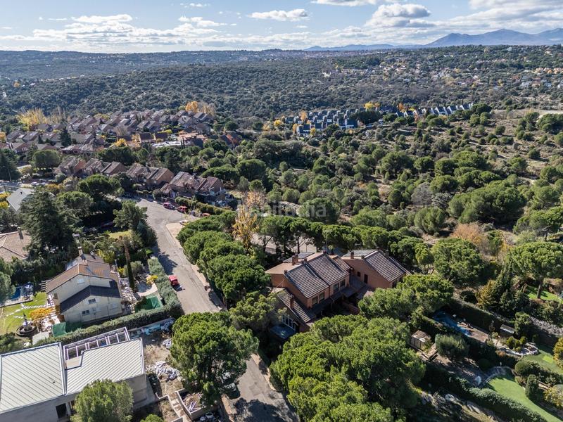 Foto 30d5cebb-5633-4d9a-97af-d0d381ef33a7. Reihenhaus mit heizung parking pool in Parquelagos-Puente Nuevo Galapagar