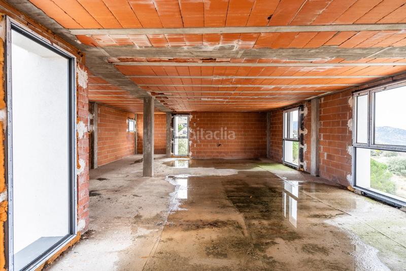 Foto 5c0e20f1-d923-4fc0-8aff-f9fd0c7f182f. Xalet amb calefacció aparcament piscina a Los Ángeles de San Rafael Espinar (El)