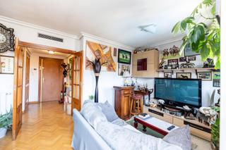 Etagenwohnung  Pedriza de la. Piso con terraza en urbanización con piscina en pozuelo de alarc