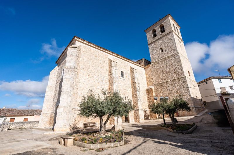 Foto 0acf33f3-acb9-4f73-bf85-5f9a6cfd9546. Edifici a Belmonte de Tajo