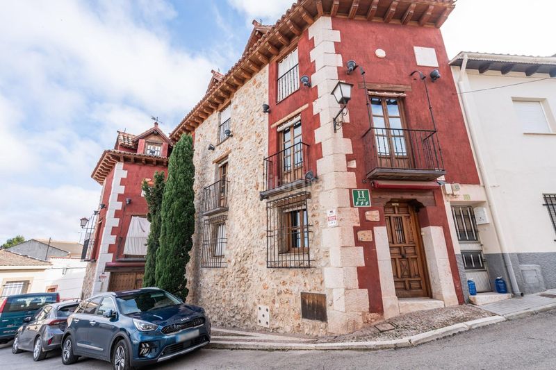 Foto d7847970-9e16-449b-afef-ab753e644d8b. Edifici a Belmonte de Tajo