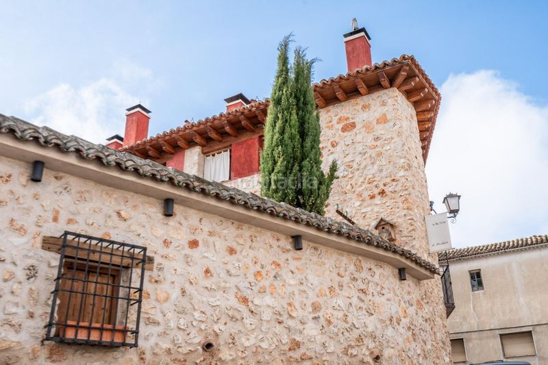 Foto f12b5977-95fd-46fc-830e-2ee948b3423d. Edifici a Belmonte de Tajo