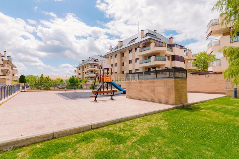 Foto 52725226-88b9-4b81-a30e-e7cf777b91ec. Dúplex exclusivo bajo en esquina, privacidad y tranquilidad en zona prime en Boadilla del Monte