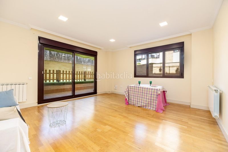 Foto 7bc8dd52-e0a0-4e9b-9254-0d2fbf227bc4. Dúplex exclusivo bajo en esquina, privacidad y tranquilidad en zona prime en Boadilla del Monte