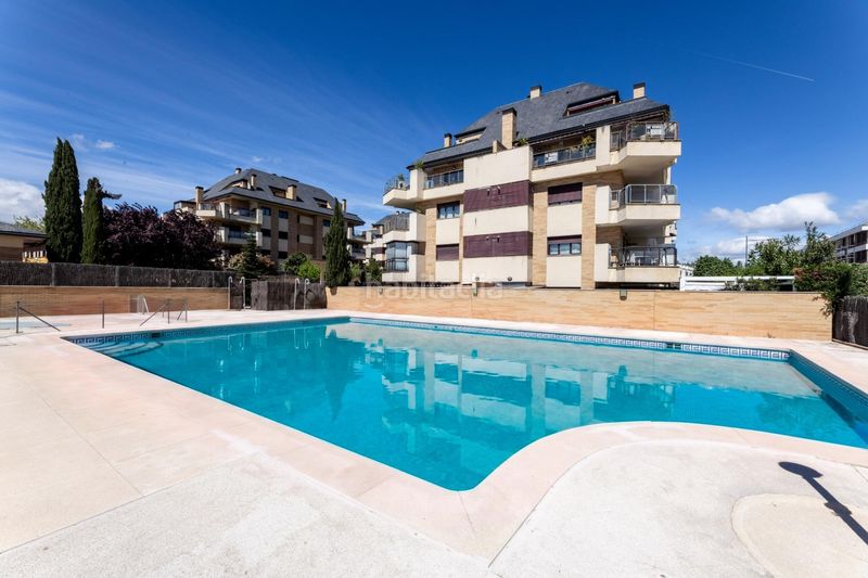Foto 8f2201fe-beda-439e-9d8f-98db21bfe179. Dúplex exclusivo bajo en esquina, privacidad y tranquilidad en zona prime en Boadilla del Monte