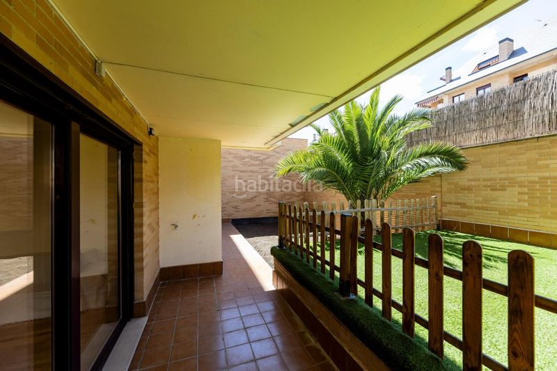 Foto bc9ac051-7011-4d18-9e9e-898e5403ddf2. Dúplex exclusivo bajo en esquina, privacidad y tranquilidad en zona prime en Boadilla del Monte