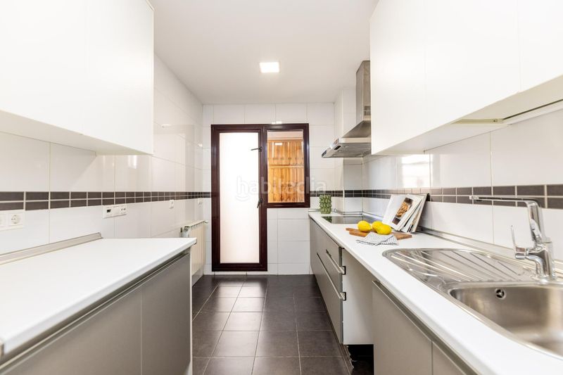 Foto e9a085f2-5cd2-4171-8e8f-035d2467b602. Dúplex exclusivo bajo en esquina, privacidad y tranquilidad en zona prime en Boadilla del Monte