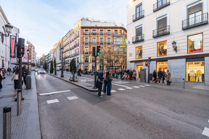 Foto cb26b7dd-0a7d-4224-b0ec-9733d73d998a. Pis a Embajadores-Lavapiés Madrid