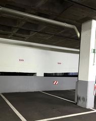 Lloguer Aparcament cotxe a Calle de rafael bergamín 5. Plaza de garaje amplia en planta 1 con vigilancia