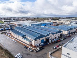 Industrial building in Griñón. Nave industrial  negocio altamente rentable