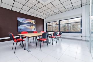 Nau industrial a Avenida montes de oca 19. Magnífica nave industrialoficina de 460 m2 en venta en la presti