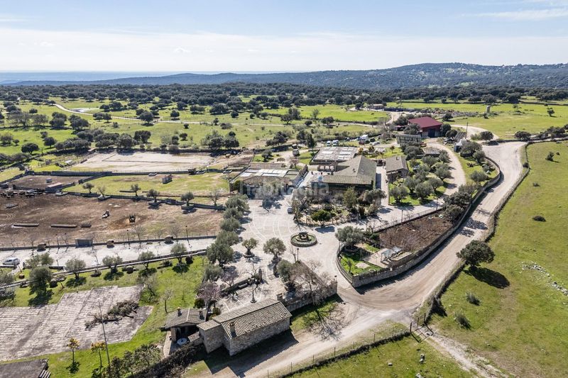 Foto 32ce6929-6c41-49fe-879b-ef0a865be1e9. Finca rústica a Robledo de Chavela