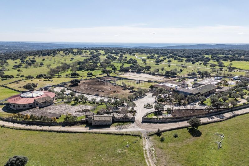 Foto e72ed036-a11a-448f-8481-534a3cc15026. Finca rústica a Robledo de Chavela