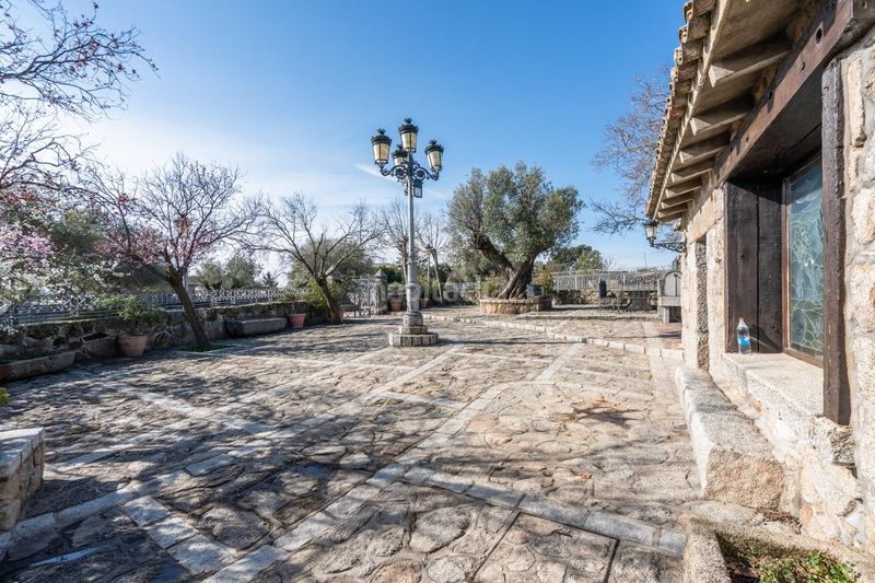 Foto f8eb1f3f-4d2b-4a05-8d77-bd08f5897639. Finca rústica a Robledo de Chavela