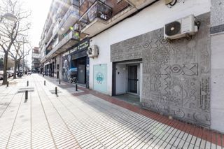 Local Comercial a Avenida albufera