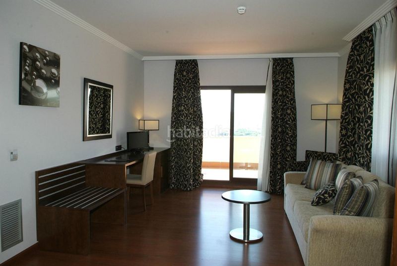 Foto b63c0698-24ef-4524-b305-0a69a4212258. Edifici a Villarrubia de Santiago