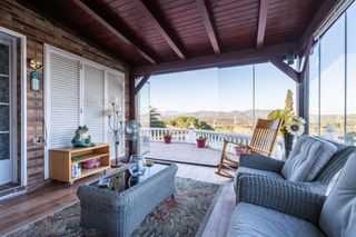 Casa pareada en Casa Amarilla. Exclusivo chalet pareado con piscina privada y vistas panorámica