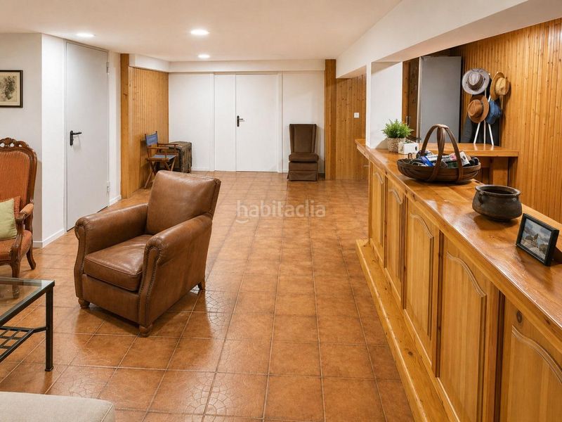 Foto 2a7c684f-9085-45d8-b044-89bef331af1d. Casa amb aparcament a Cabrera (La)