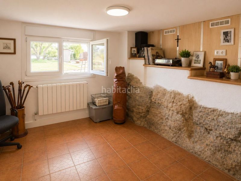 Foto 9792cb29-0a36-4938-84ba-d205410fb7cb. Casa amb aparcament a Cabrera (La)