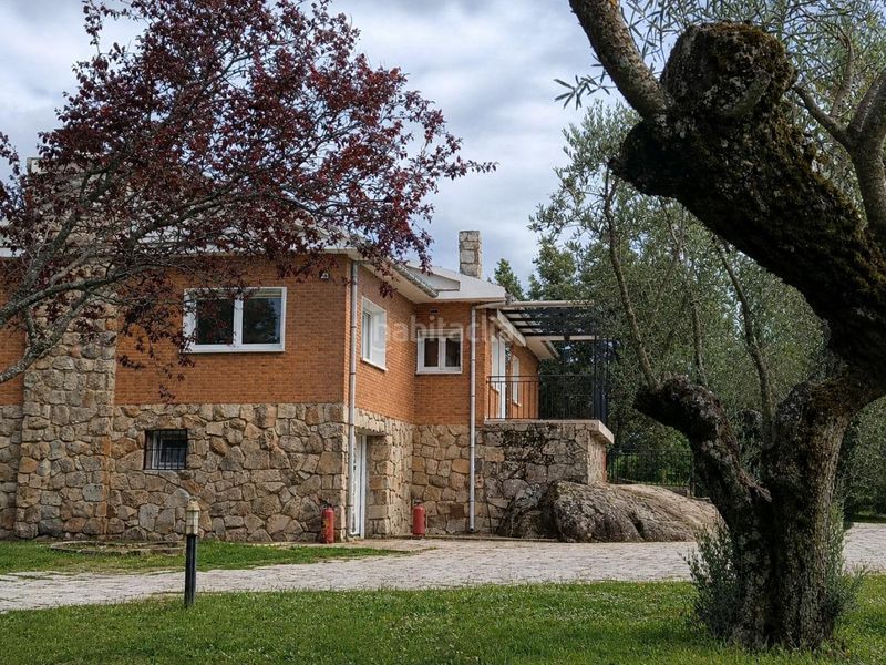 Foto aa585fb3-20f1-49bb-a272-01732d35d91b. Casa amb aparcament a Cabrera (La)