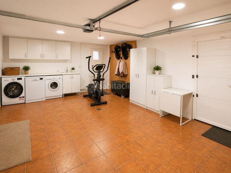 Foto e81ef19f-12eb-42e5-8581-7f7e1c477b6f. Casa amb aparcament a Cabrera (La)