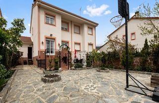 Casa a Rascafría. Excepcional chalet de montaña de 6 dormitorios con jardín privad