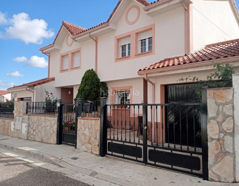Foto fa30dd19-f127-4d1b-80fc-0e85565ab816. Casa amb calefacció aparcament a Rascafría