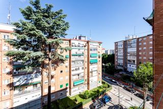 Pis a San Pascual. Amplio y luminoso piso exterior con terraza