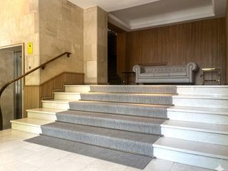 Office space  Calle de cea bermúdez. Exclusiva oficina exterior de 352m2 con garaje y trastero en cha