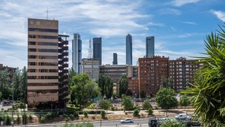 Oficina a Costillares. Local comercial premium de 380 m2 junto a chamartín y madrid nue