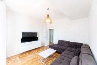 Rent Penthouse in Paseo santa maria de la cabeza 9. Ático muy luminoso con vistas despejadas a la estación de atocha