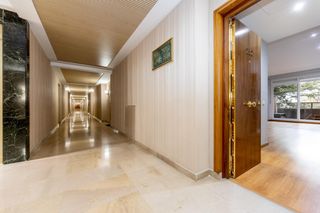 Lloguer Apartament  Avenida valle. Apartamento con terraza