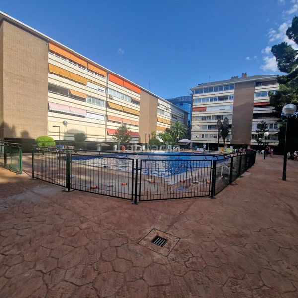 Foto af9b6967-177d-4bbf-aa70-7f73ddd4ad31. Pis amb calefacció aparcament piscina a Palomas Madrid